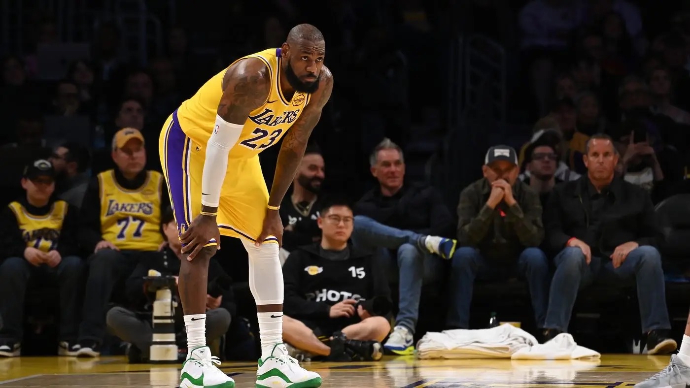 开云体育官方网站 詹姆斯为队友发声 