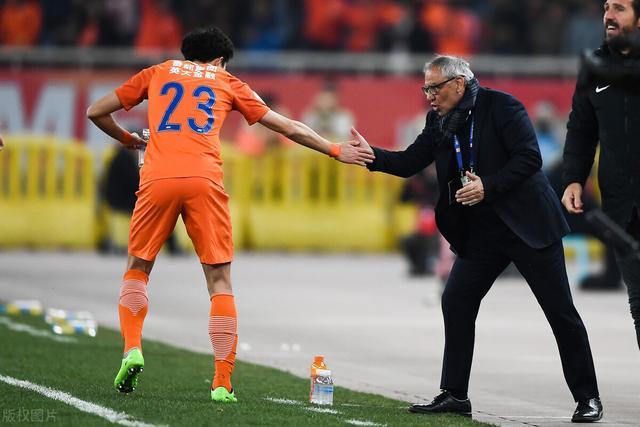 开云体育官网注册流程国际米兰内部会议纪要流出：赛前临场应变，社区盾使命明确，年轻球员得到机会的简单介绍