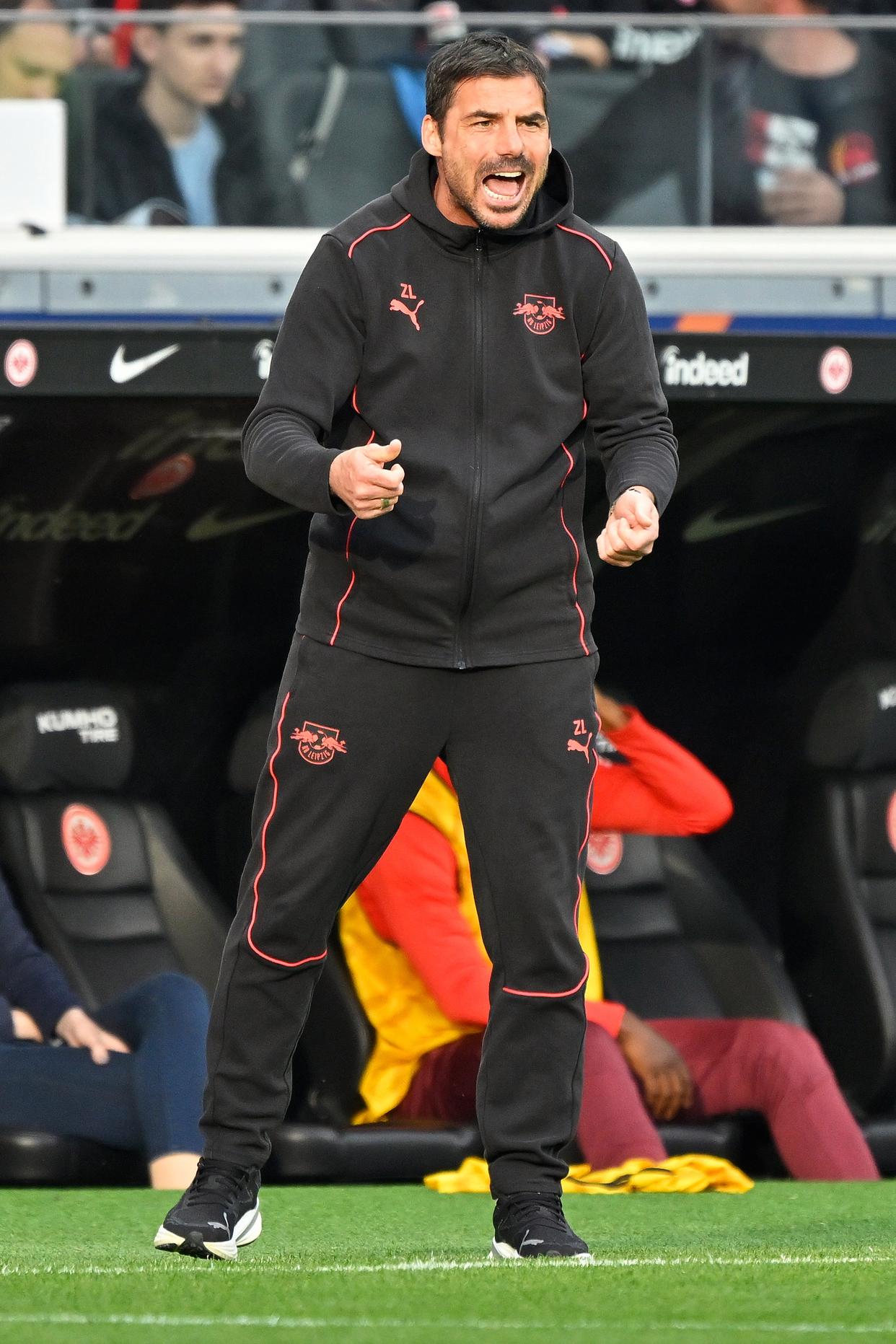 开云体育登录注册关于赛前体能课后，法兰克福完成体检备战德国杯，目标明确，团队化学反应显著的信息