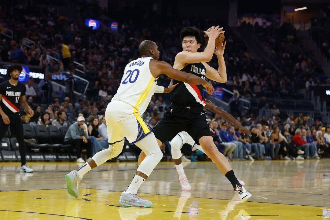 开云体育投注入口关于加时末段波特兰开拓者备战欧篮联；复出首秀细节曝光；球迷炸锅；更衣室氛围转暖的信息